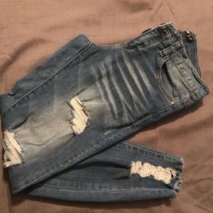 Dollhouse Charley distressed jeans size 7